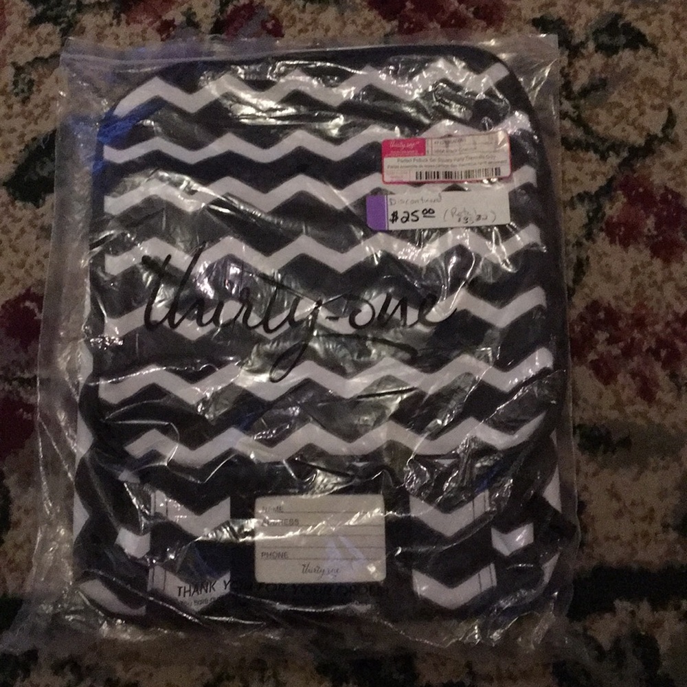 Thirty One Perfect Potluck set Square Thermal